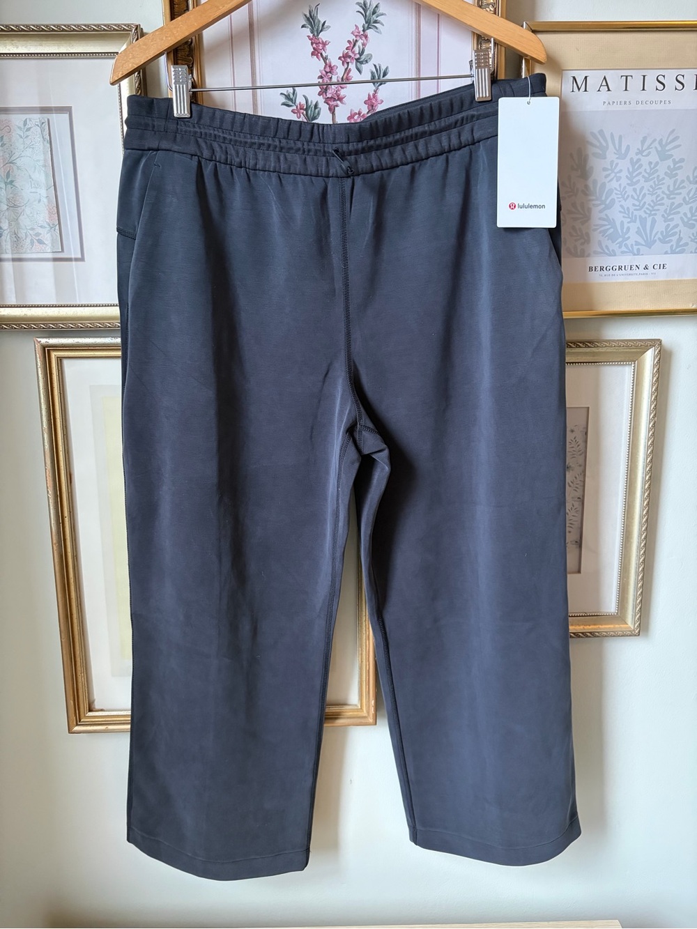 NWT Lululemon Softstreme HR Straight Leg Crop 24” Black 14 - Picture 7 of 9